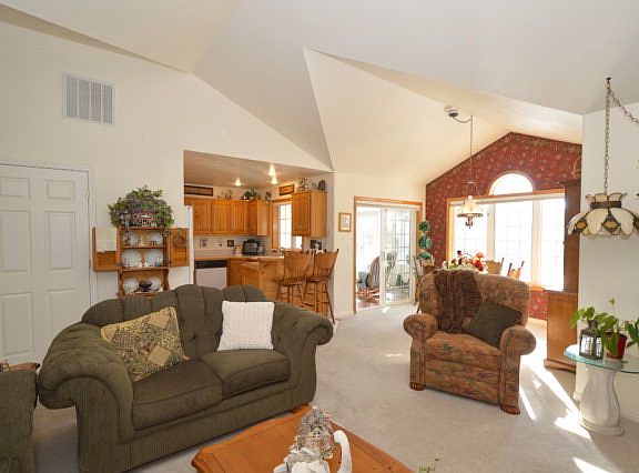 5th image of 910 Summerset Ct
