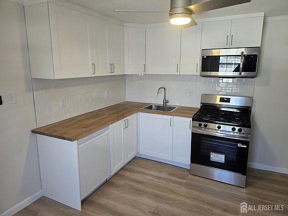 2nd image of 635 Linden Ave