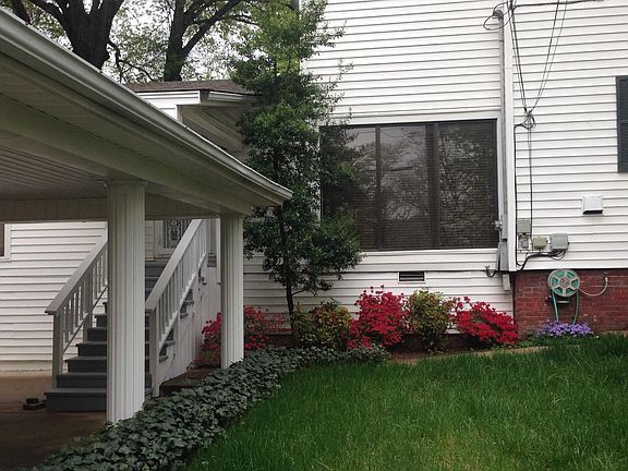 4th image of 219 Oak St
