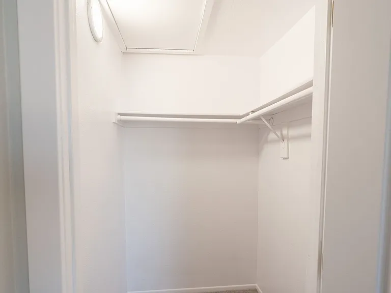 14900 Moorpark Street — Photo 32