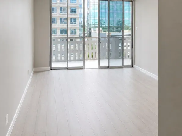 2016 Main St APT 903, Houston, TX 77002
