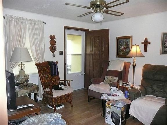 5th image of 412 West St