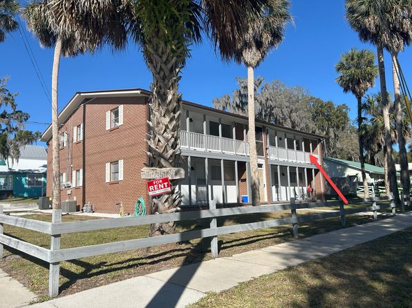 11 N Lake St APT 3