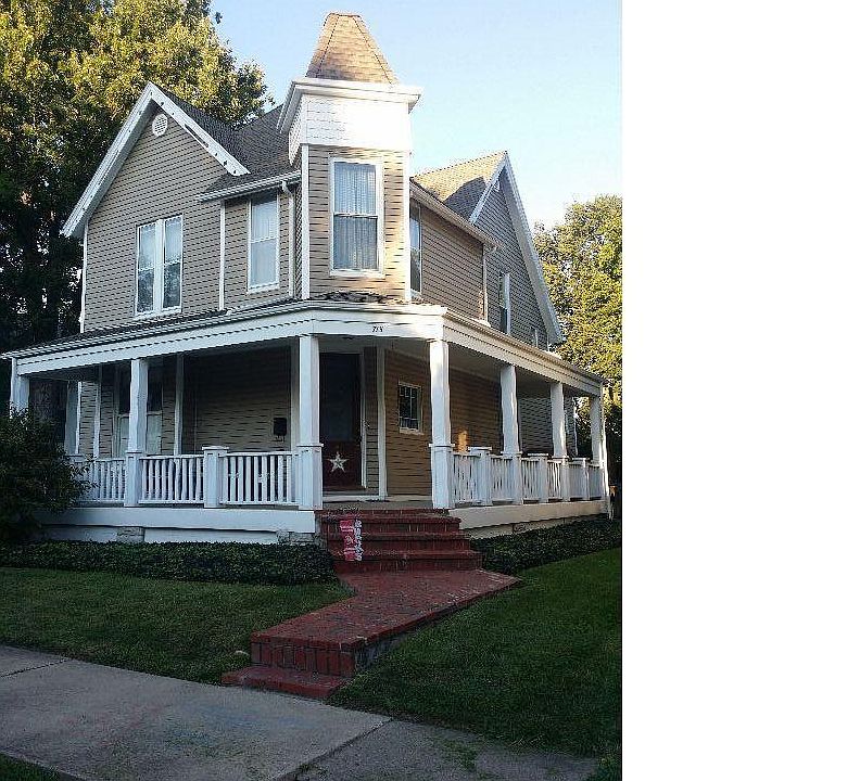 1st image of 715 N Downing St