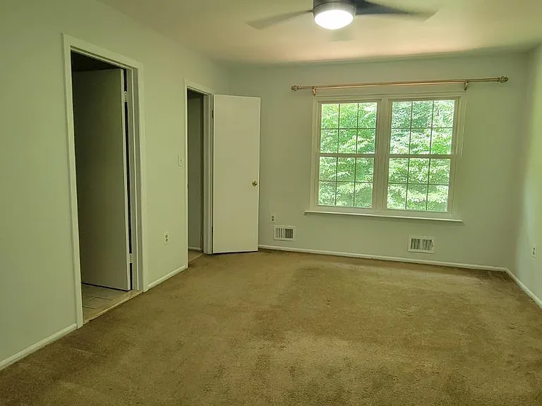 1408 Locust Ct — Photo 15