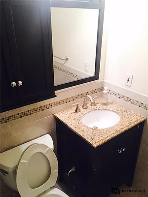 Rented by Batra Group Inc | media 10