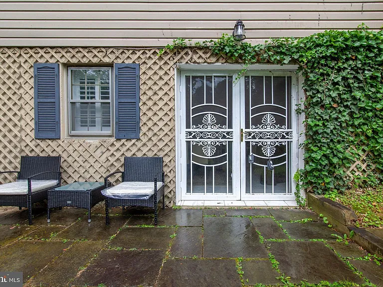6034 Chesterbrook Rd #B — Photo 15