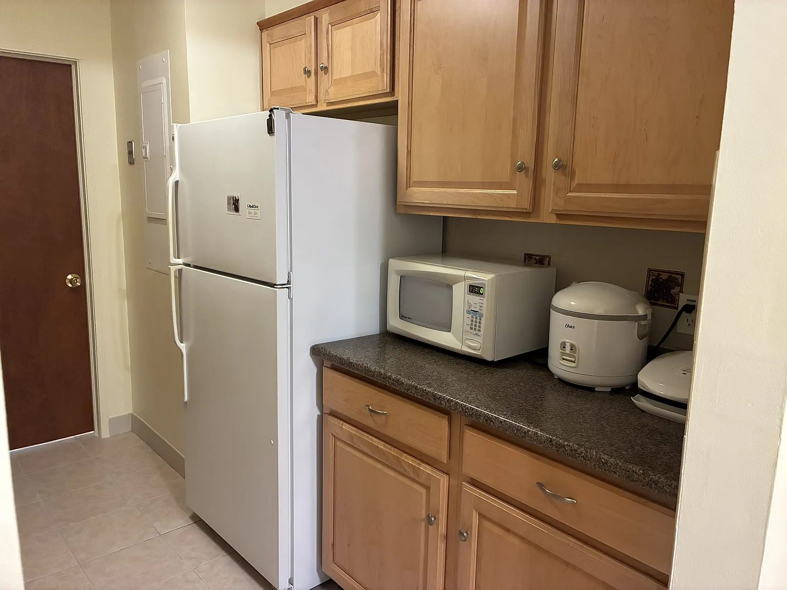 3 bed, 981 sqft, $2,500 — Photo 4