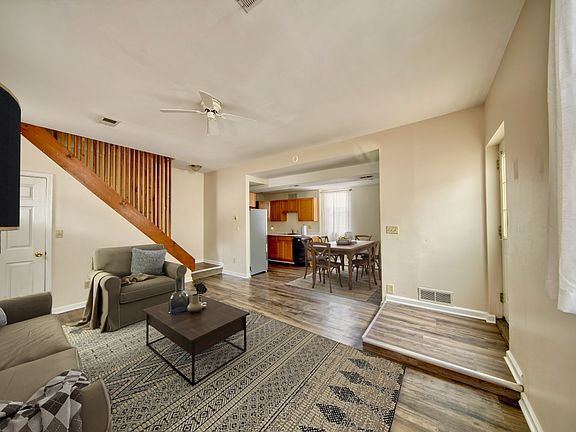 3rd image of 1133 1/2 N Corona St