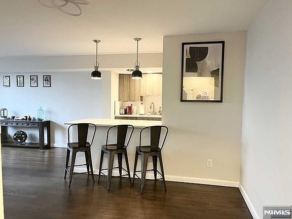 5th image of 95 Orient Way APT 4D