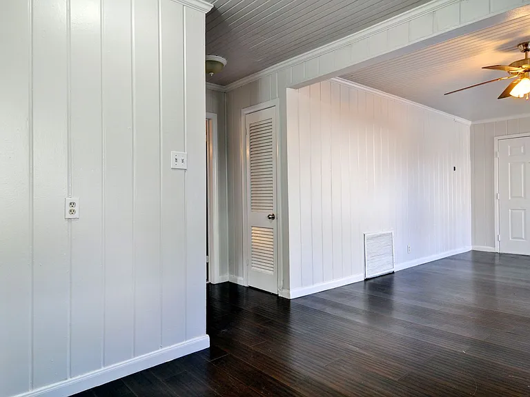 2409 Horne St — Photo 8
