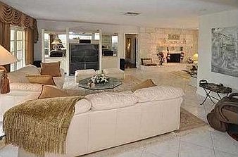 2nd image of 2548 Lucille Dr
