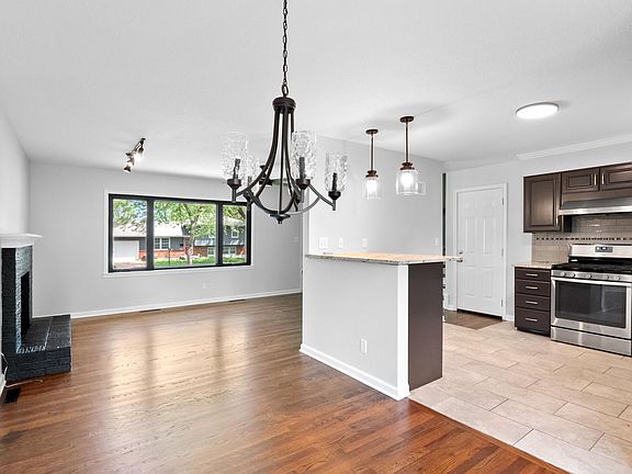 5th image of 11814 Fuller Ave