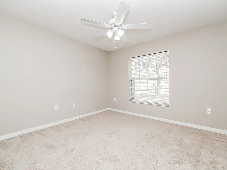 4013 Constantine Loop — Photo 9
