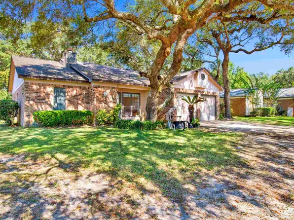 2718 Summertree Ln, Gulf Breeze, FL 32563