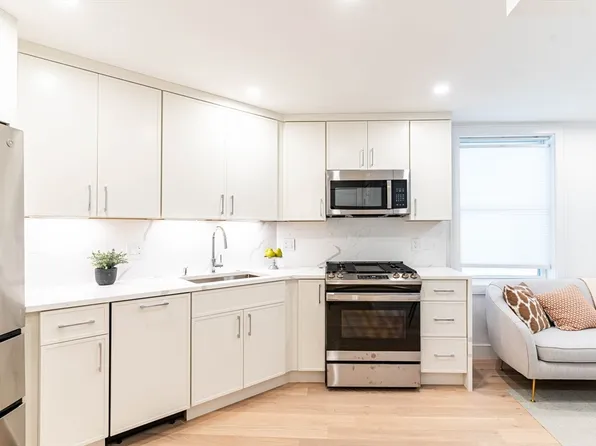 106 Webster St #101, Boston, MA 02128