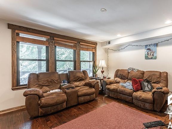 4th image of 1734 N Wilmot Ave APT 1