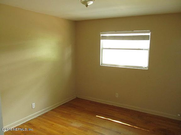 2nd image of 1127 Brookmont Ave E