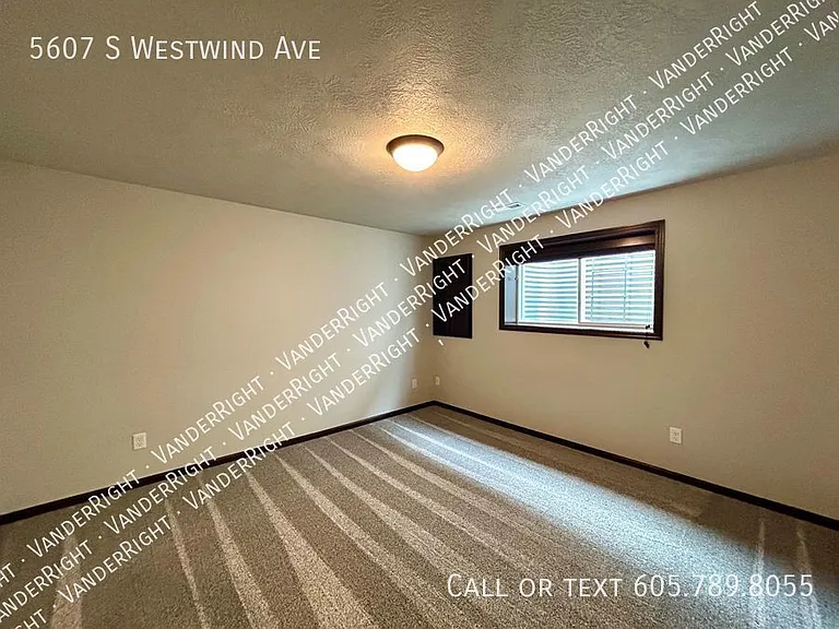 5607 S Westwind Ave — Photo 30
