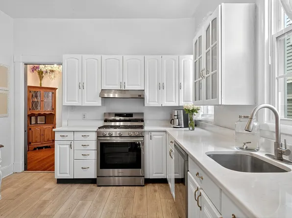 116 Bentley Avenue image 17 of 50