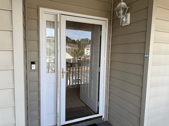 4th image of 5888 Longwood Dr. #2-202