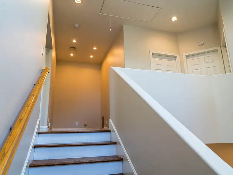 529 S Bandini St — Photo 5
