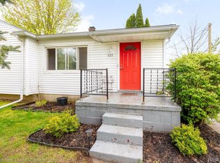 137 W Sheffield Ave, Pontiac, MI 48340