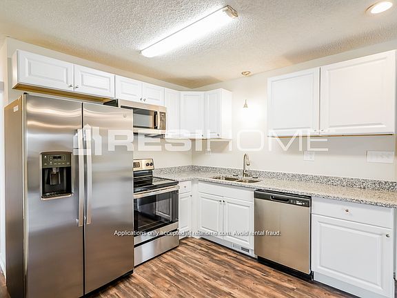 5th image of 1150 Woodvale Dr