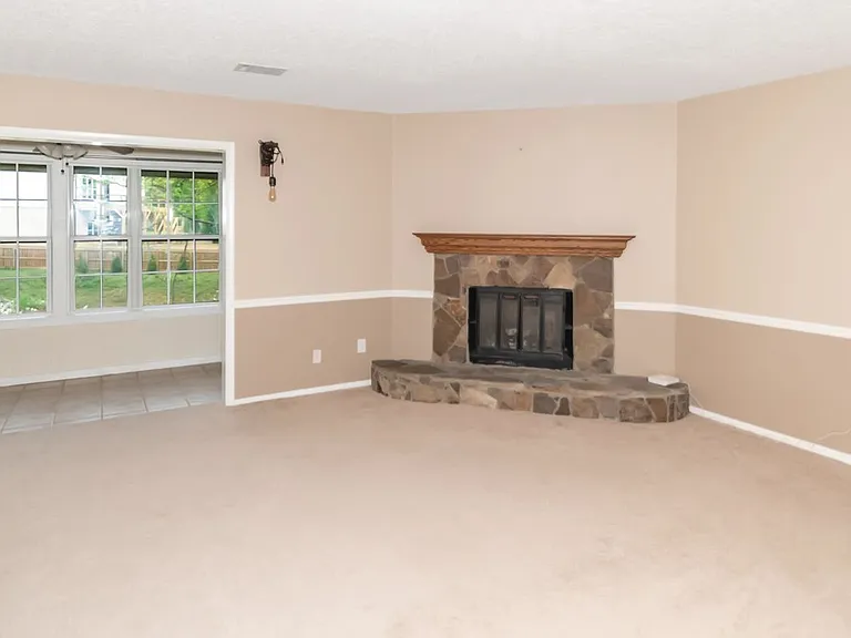 2106 Palmyra Dr SE — Photo 9