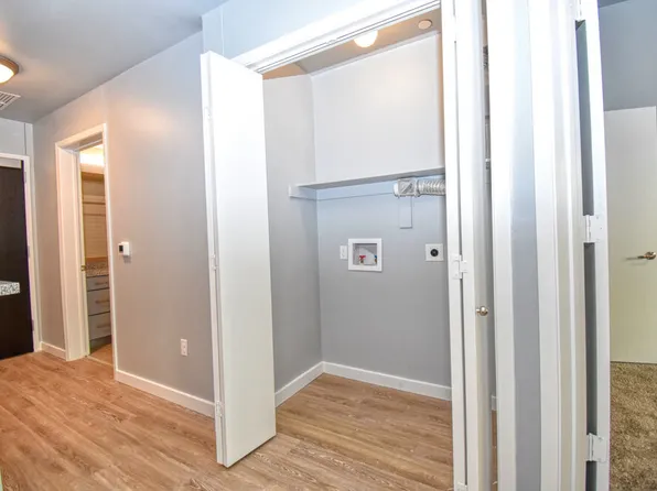 Vineyard on Lancaster, 2208 Cypress St #401, Fort Worth, TX 76102