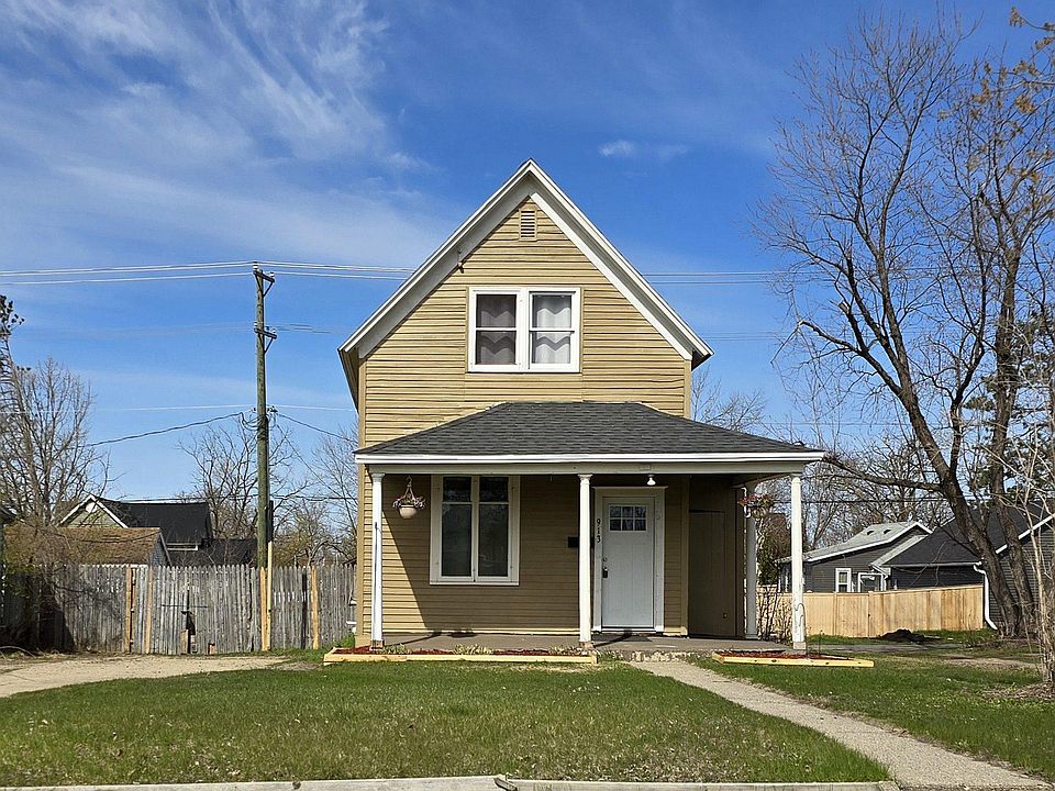 1st image of 913 Mississippi Ave NW