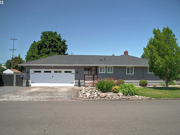 3rd image of 4605 Rivercrest Dr N