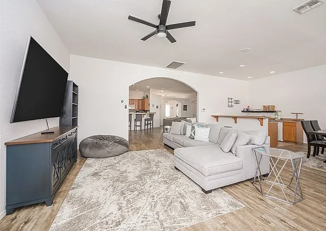 2459 N Ridge Ave — Photo 11