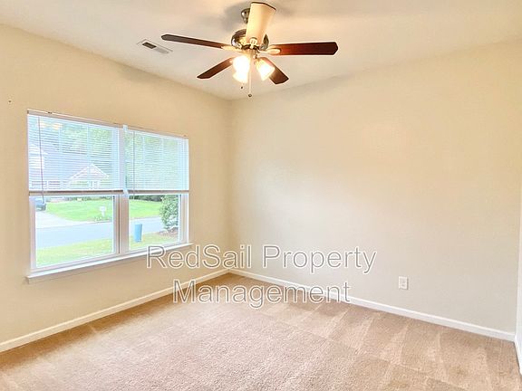 3rd image of 717 Dissdale Ln