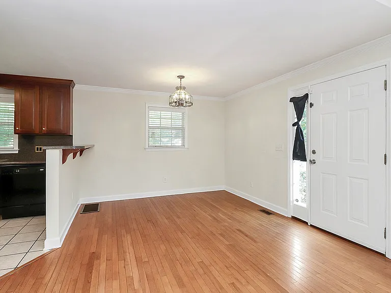 1005 Rainbow Dr — Photo 11