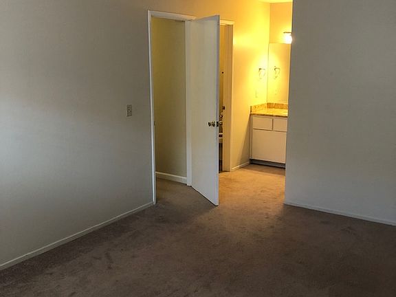 5th image of 380 Nature Dr #B