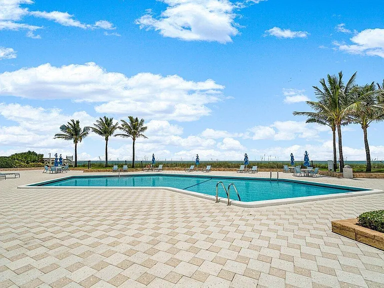 5200 N Ocean Dr #102 — Photo 22