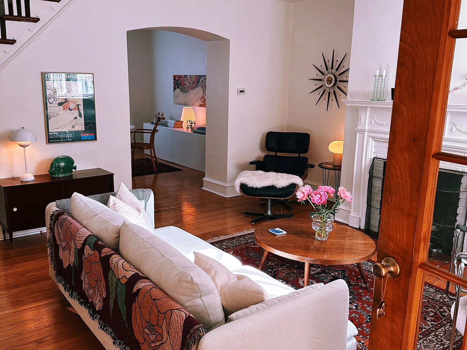 3 bed, 1600 sqft, $2,700 — Photo 4