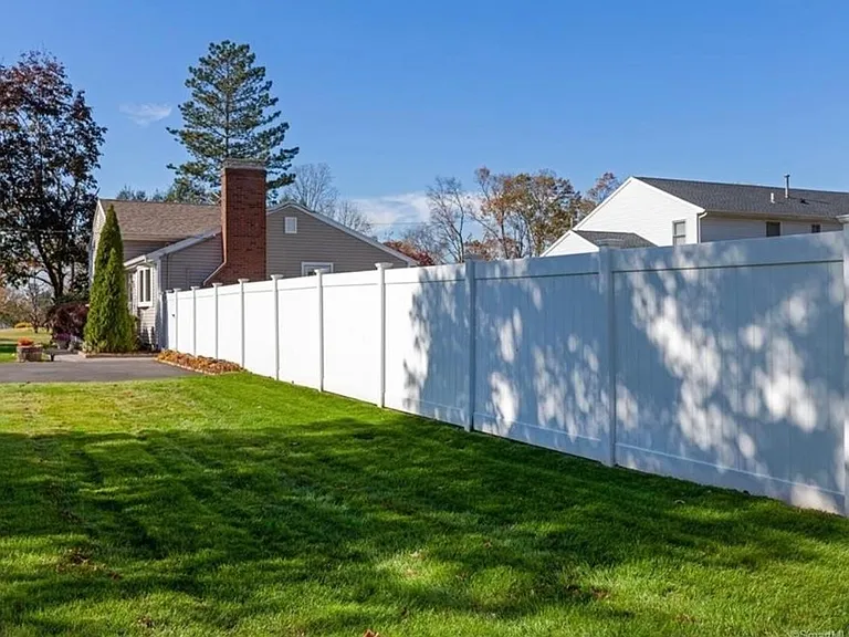 33 Peters Ln — Photo 5