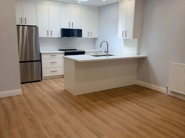 1727A Bayview Ave #2, Toronto, ON M4G 3C1