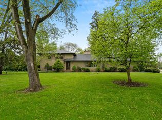 19 Glen Echo Rd, Elgin, IL 60120