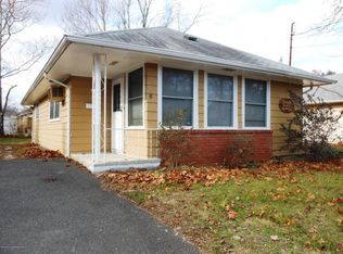 8 Berkshire Ct, Toms River, NJ 08753