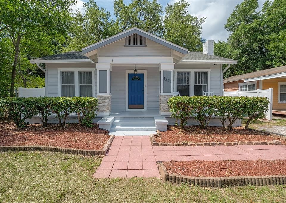 1st image of 1221 E GIDDENS AVENUE