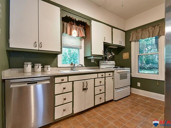 4th image of 2110 S Cotner Blvd
