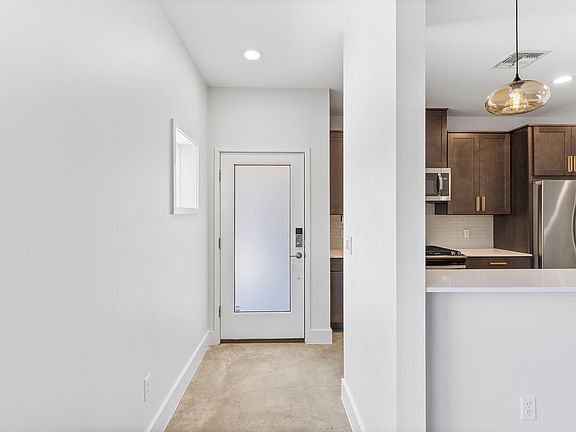 3rd image of 2101 Montopolis Dr #11