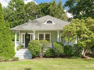 30 Clarke Rd, Barrington, RI 02806