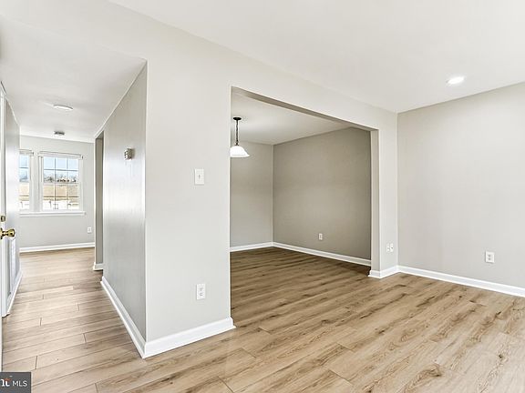 4th image of 1016 Manning Dr