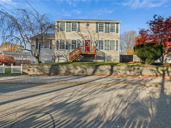 41 Wuddall Ave, Warwick, RI 02889