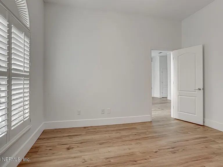 140 Oceans Edge Dr — Photo 32