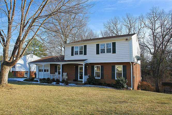 1st image of 3712 Buckingham Dr SW
